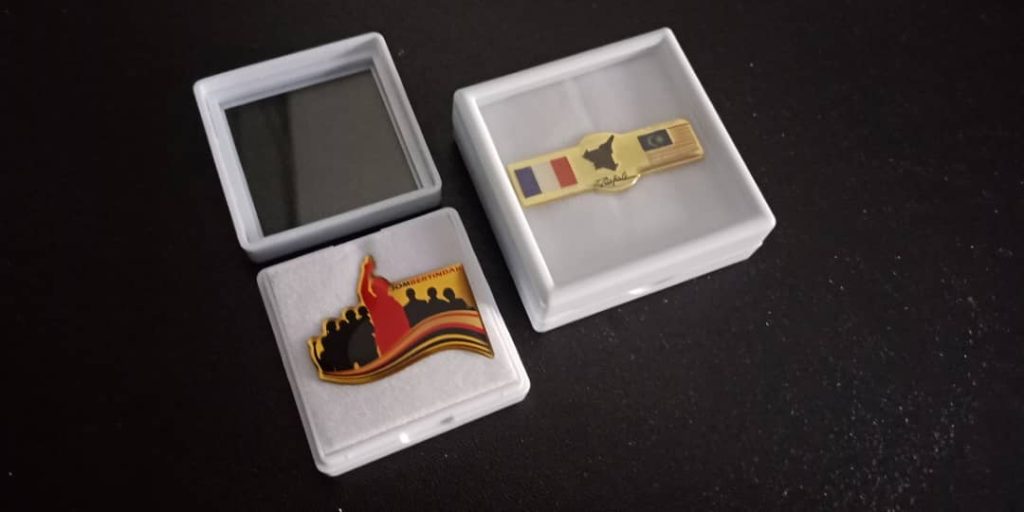 CUSTOM LAPEL PINS